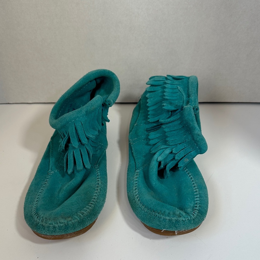 Minnetonka teal double fringe suede shoes size 3